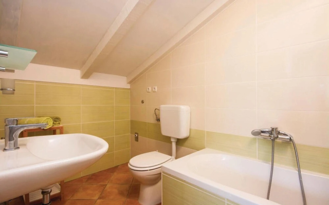 Amazing Home in Tribunj Sovlje With Wifi and 4 Bedrooms
