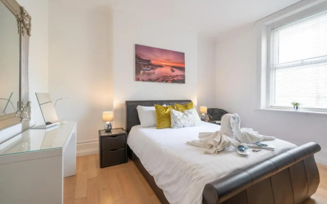 Stunning sea views Ventnor Apartment