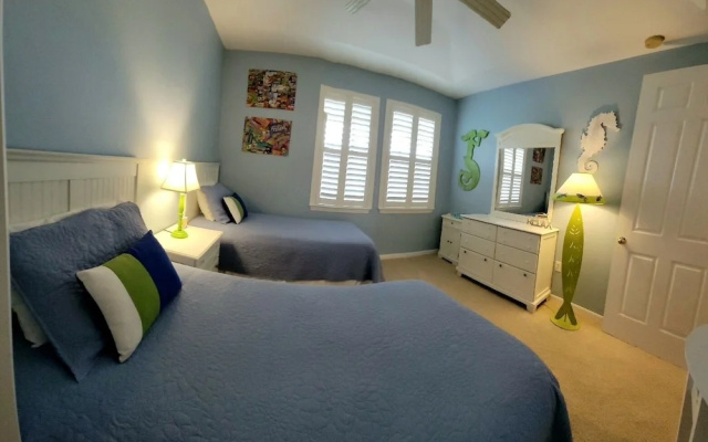 Gulf Three Bedroom Villa by Redawning