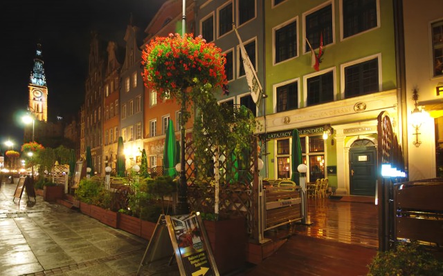 Отель Holland House Residence Old Town Польша, Гданьск - 1 отзыв об отеле, цены и фото номеров - забронировать отель Holland House Residence Old Town онлайн вид на фасад