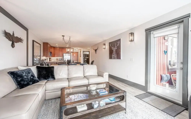 Talon's Reach - Luxury 3 Bdrm W/hot Tub & Mtn View