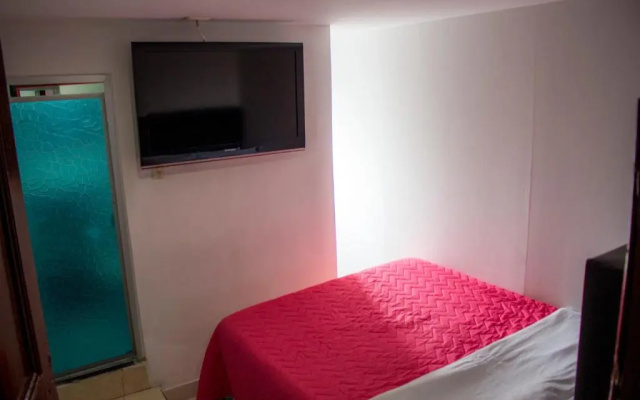 Hotel Punto 100