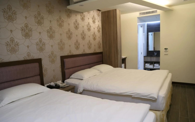 Direct Hotel