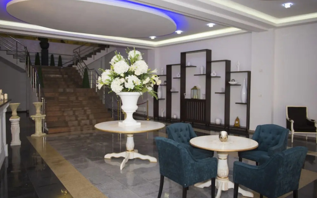 Arta Hotel