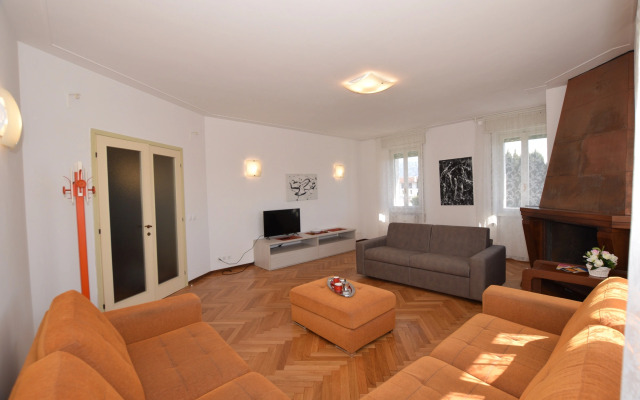 Margherita Near Lake - Family Friendly