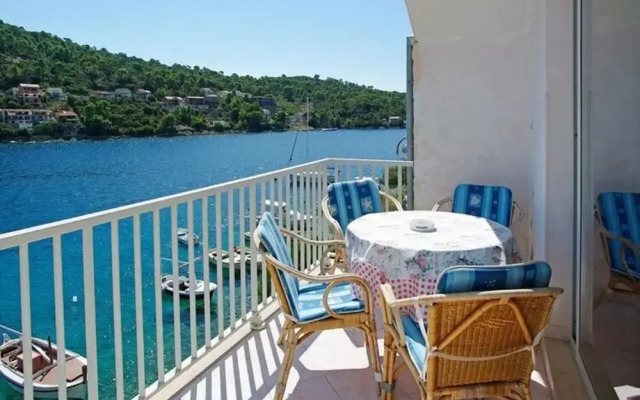 Apartments Tomasic - Two Bedroom Apartment With Terrace and Sea View