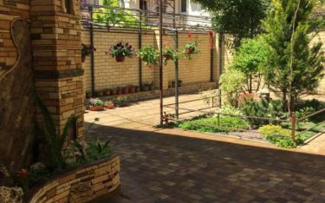 Гостиница Guest house Uncle Chernomor в Анапе отзывы, цены и фото номеров - забронировать гостиницу Guest house Uncle Chernomor онлайн Анапа вид на фасад