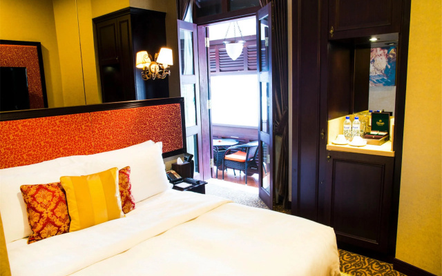 Nostalgia Hotel