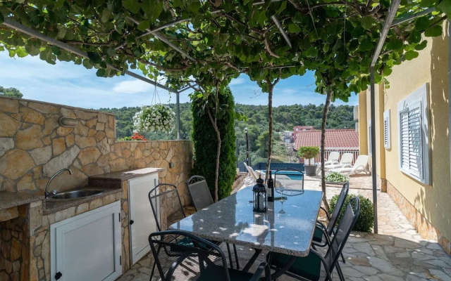 Apartment in Trogir Near the Beach