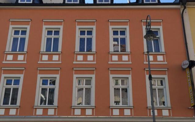 Отель Pension Dvorak Чехия, Карловы Вары - отзывы, цены и фото номеров - забронировать отель Pension Dvorak онлайн вид на фасад