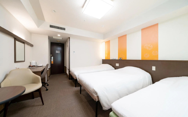 Отель Sunlite Shinjuku