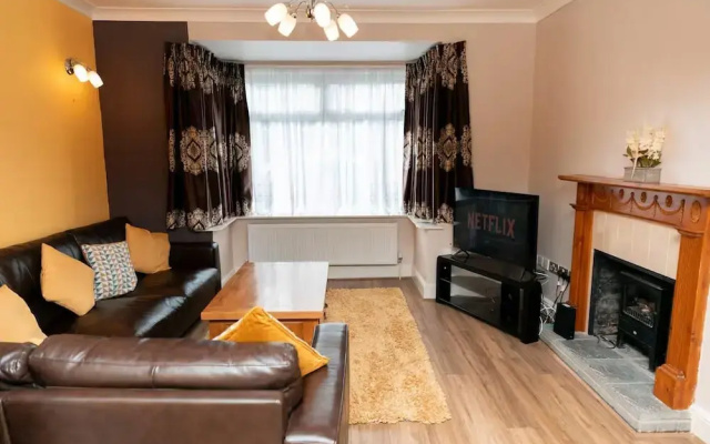 House - Sleeps 5 - Ensuite Bedrooms