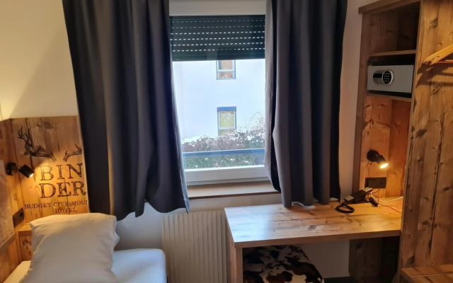 Binders Budget City Mountain Hotel