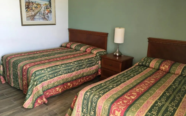 Skylark Resort Motel
