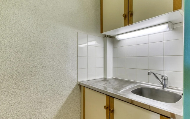 3-person Lakefront Stay in Miremont