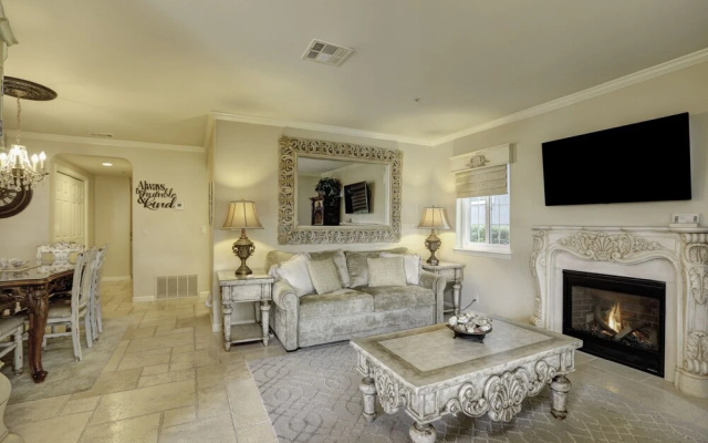 150 Ocean View 2 Bedroom Condo by Redawning