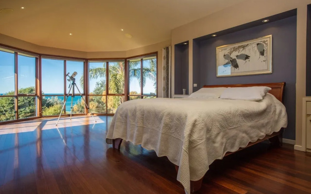 Tura Beach House On Pacific Way