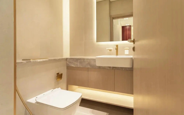 High-End Dubai Escape Private Pool