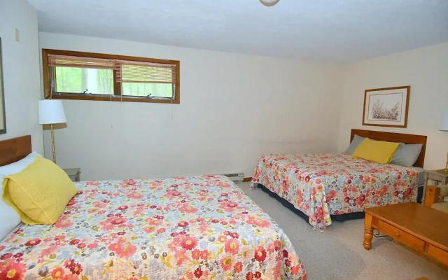 Dogwood Knoll - Wooded Escape