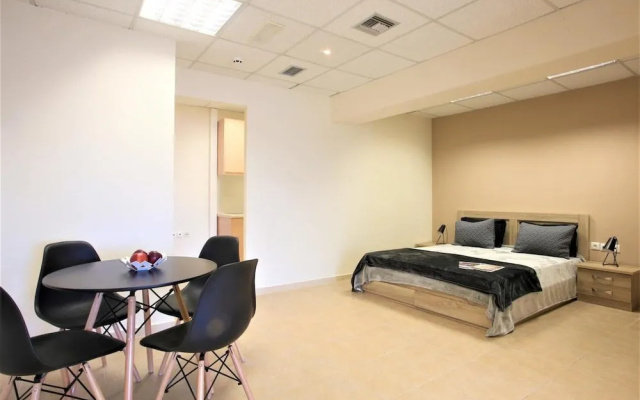 GK Airport Suites - Free Shuttle by GK Hospitality Group