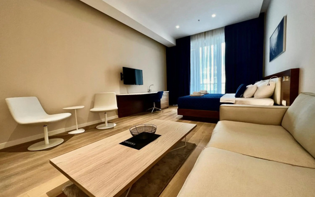 Condo Studio Plaza