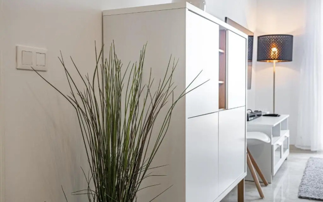 Small Oasis 2366 Sea View