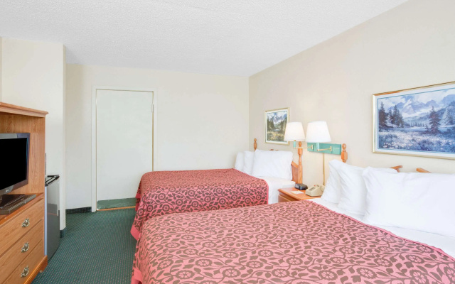 Days Inn by Wyndham Newport