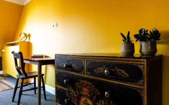 Place to Bee (Kamers)