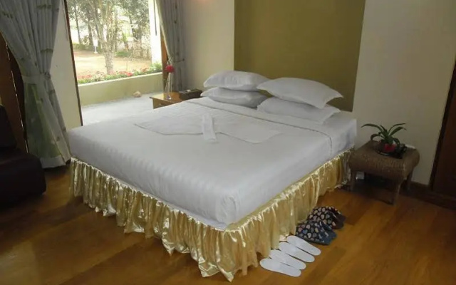 Cherry May Hotel