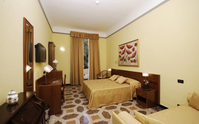 Hotel Actor