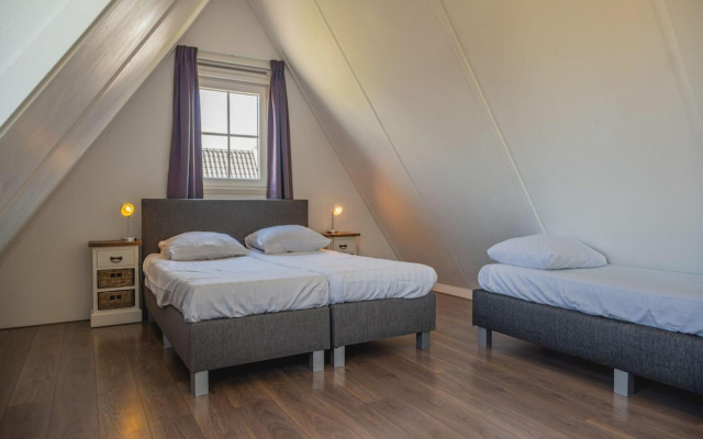 Holiday Home Built in Zaanse Style, Near Alkmaar