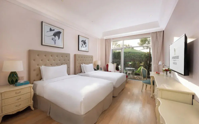 NARADA RESORT SHANGHAI  HOTEL Disney Store