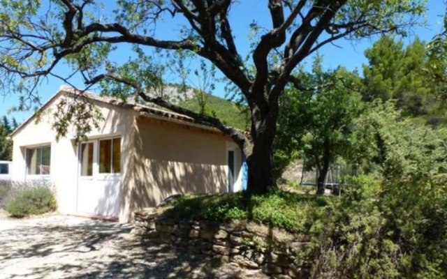 Отель Property With one Bedroom in Saint-hippolyte-le-graveyron, With Wonder вид на фасад