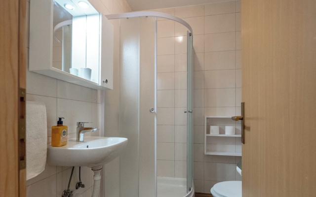 A 2 Comfortable apt w Terrace & Garden, Near Beach