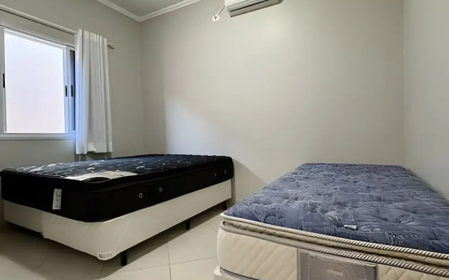 Casa com piscina em Bertioga 1