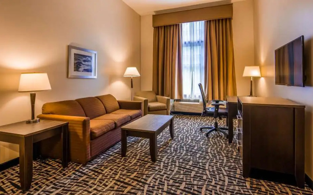 Inn at the Falls