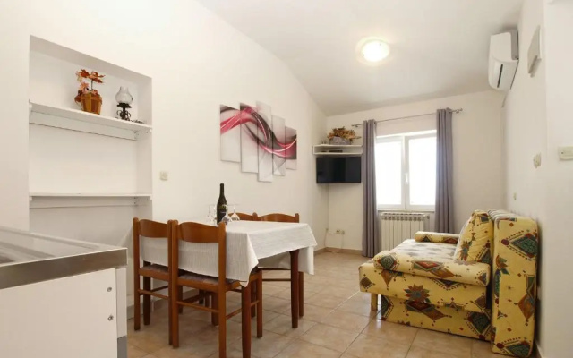 Apartments Biskupije 810