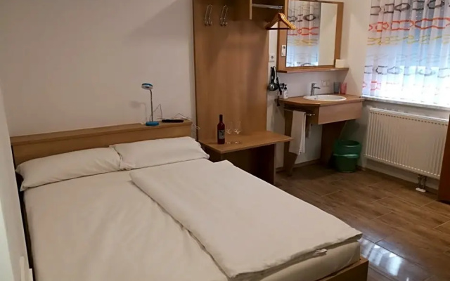 Dorfbuschenschank Mirth