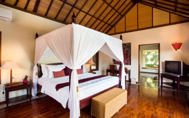 Villa Saffron Seminyak Bali