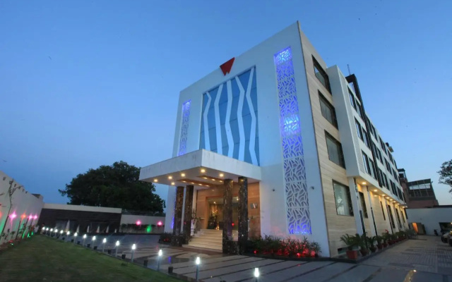 Wingston A Treehouse Hotel Goverdhan