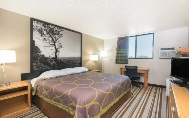Super 8 Jamestown