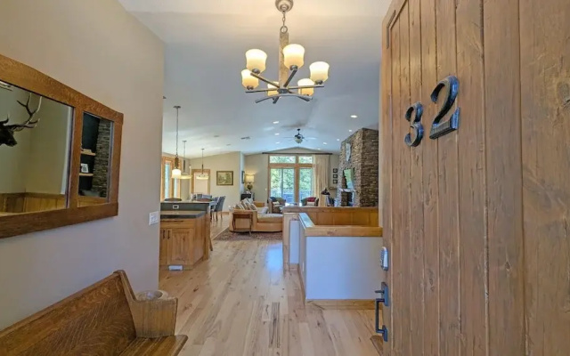 Yellow Pine 32 6 Bedroom Home