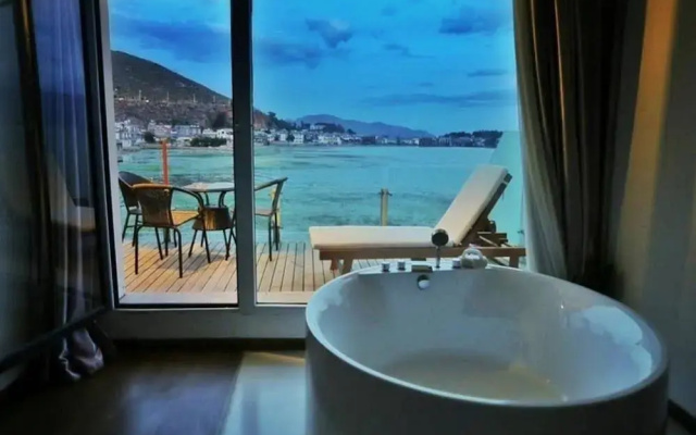Dali Shuanglang Luna Seaview Hotel