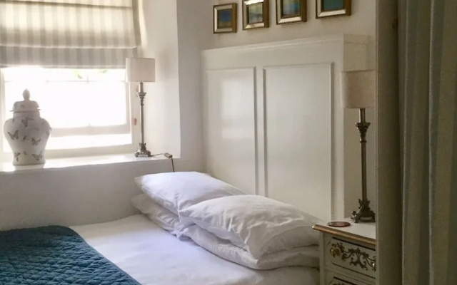 Fabulous Apt Historic House St Aubin
