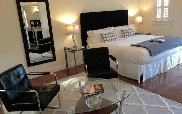 The Platinum Pebble Boutique Inn - Adults Only