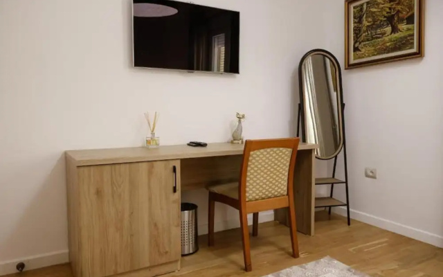 Vila Ferdinand Modern Rooms In Tirana's Center