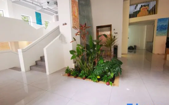 Bird's Nest Art Homestay (Beihai Old Street Beibu Gulf Plaza)