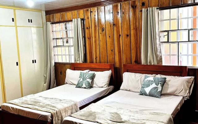 3 Bedroom House in the Heart of Baguio With Garage