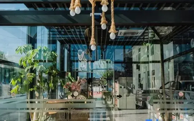 Jinhewan Business Hotel