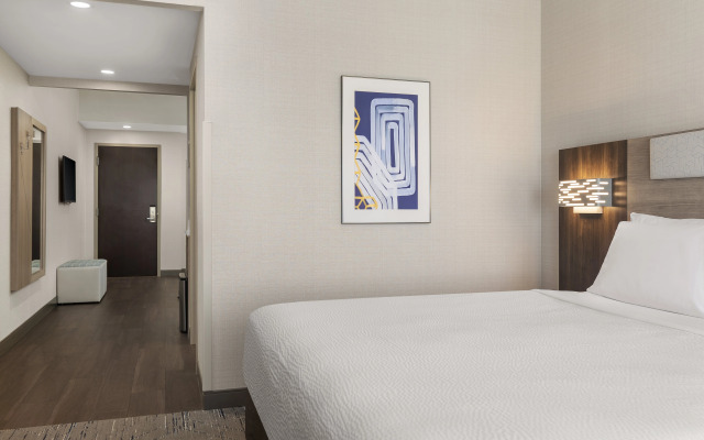 Holiday Inn Express & Suites Vaughan-Southwest by IHG